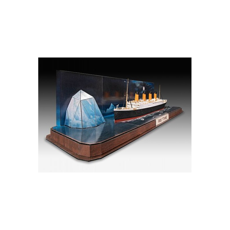 Revell bouwdoos 1/600 - RMS Titanic incl. 3D achtergrond